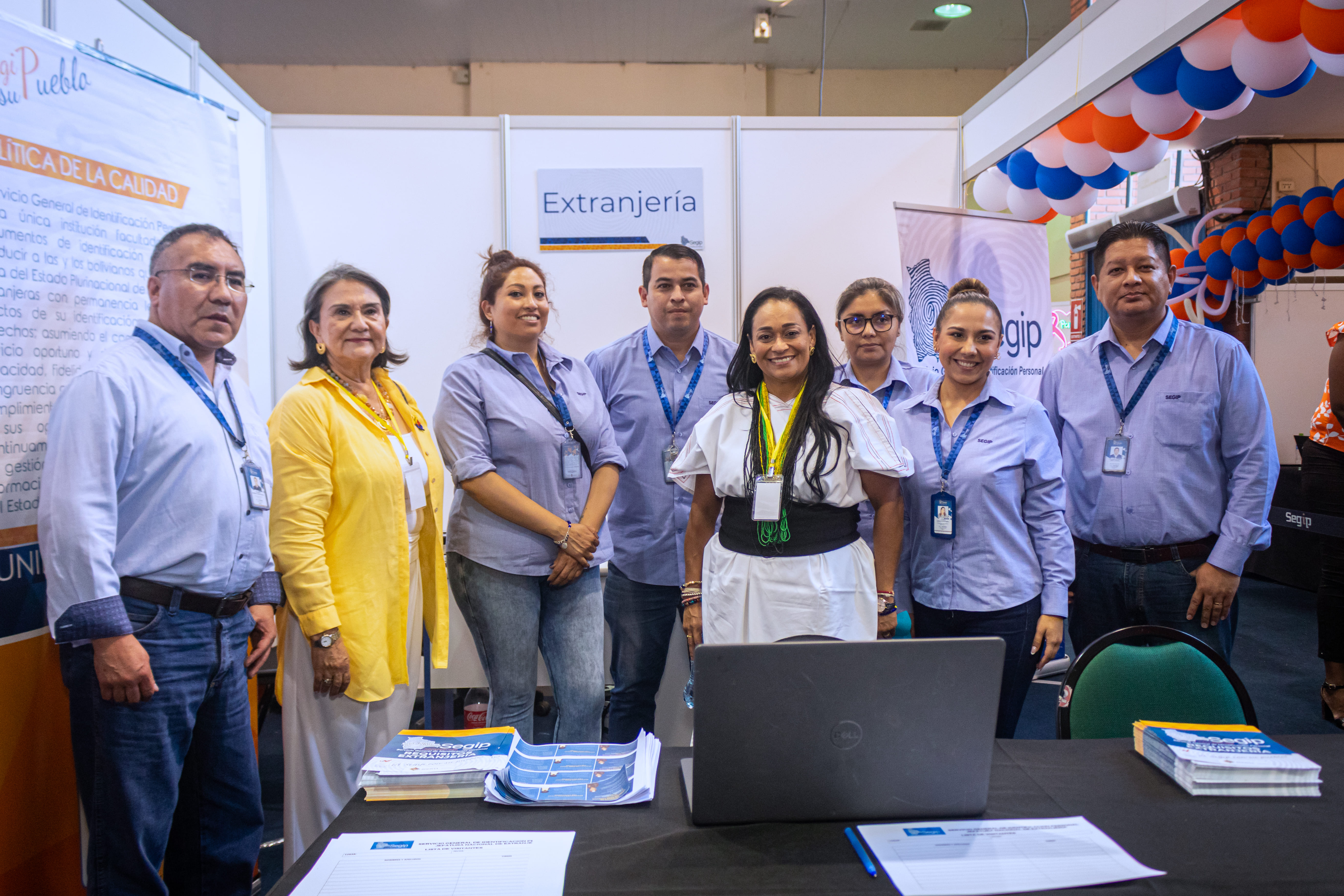 Comunidad colombiana participa masivamente en la 1° Feria de Servicios de Colombia Nos Une en Bolivia