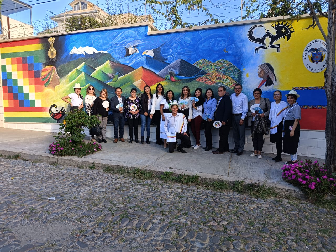 Con una taza de café, la Embajada en Bolivia y ProColombia promueven el turismo hacia Colombia