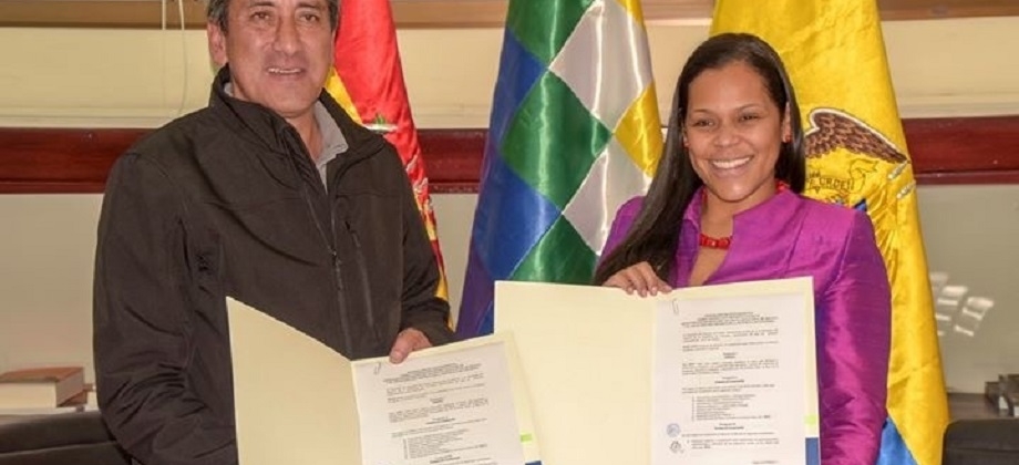 Encargada de Negocios a.i. de la Embajada de Colombia, Martha Patricia Carrillo, acompañó al Ministro de Deportes de Bolivia en la renovación del Memorándum de Entendimiento sobre Cooperación Deportiva con el Ministerio del deporte
