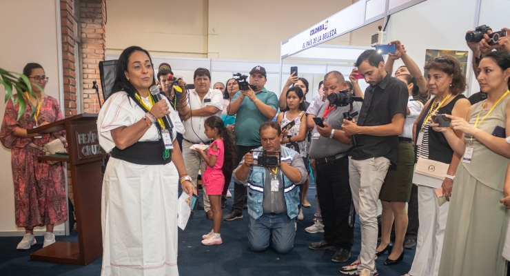 Comunidad colombiana participa masivamente en la 1° Feria de Servicios de Colombia Nos Une en Bolivia